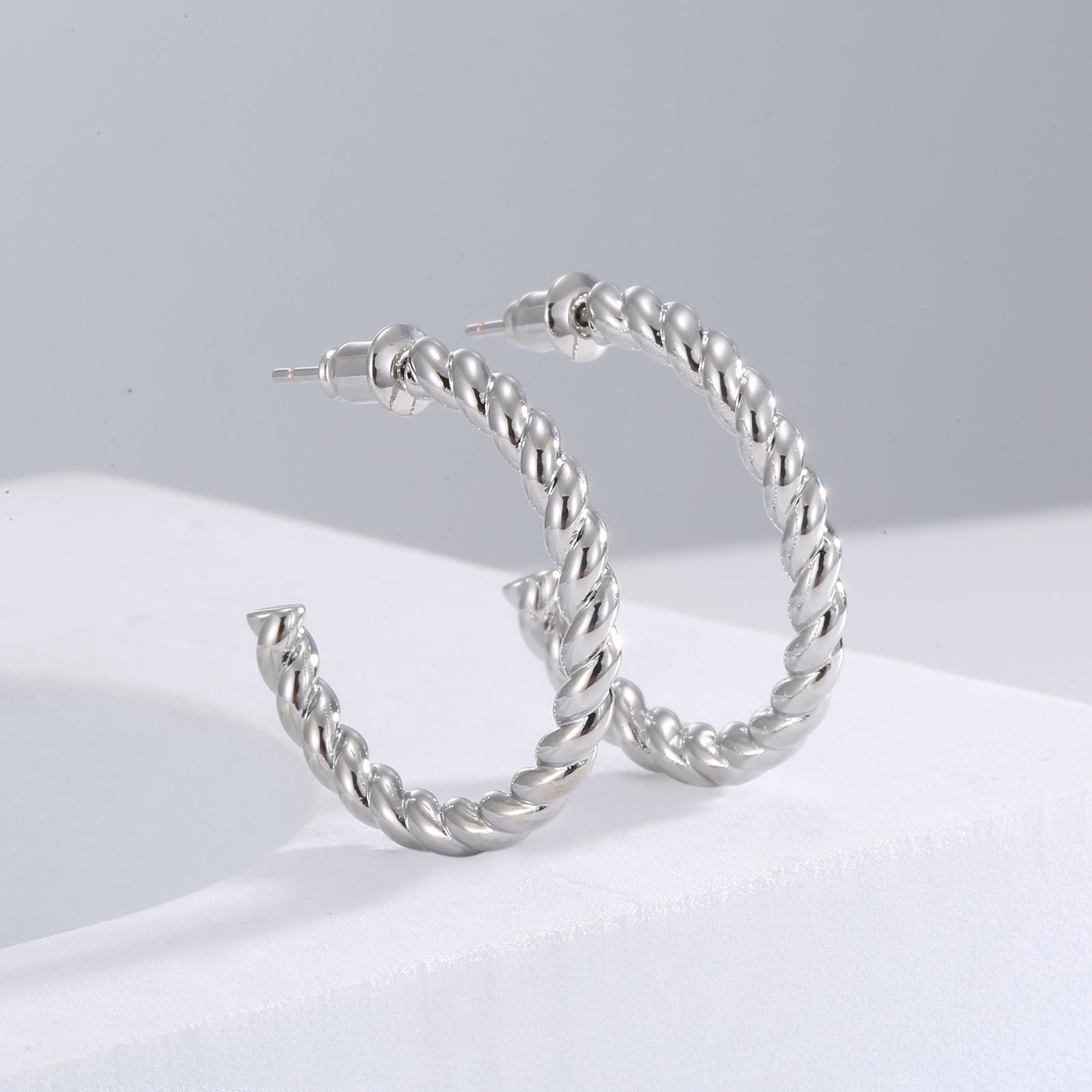 Thread Twist C-Shaped Earrings