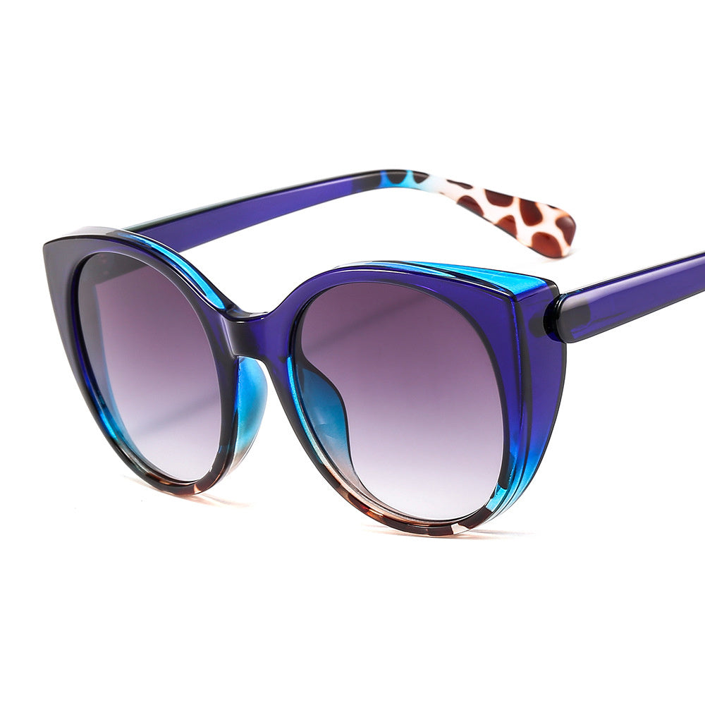 Contrasting color sunglasses